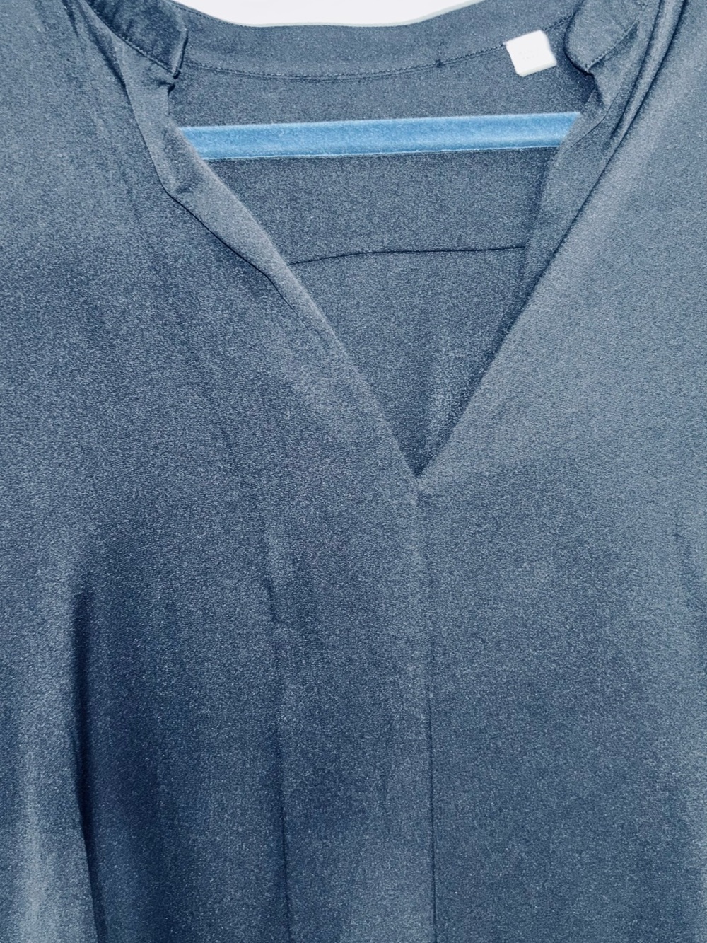 Vince Black Long-Sleeve Silk-Blend Blouse - Picture 8 of 8